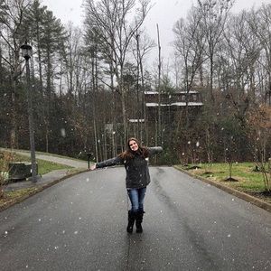 Meet your Posher, Hannah